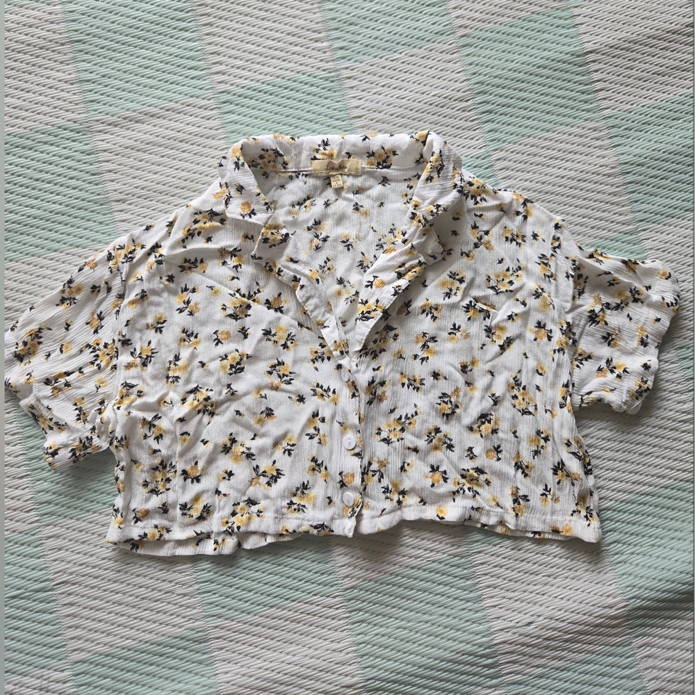 LOVE NOTE women's cropped shirt